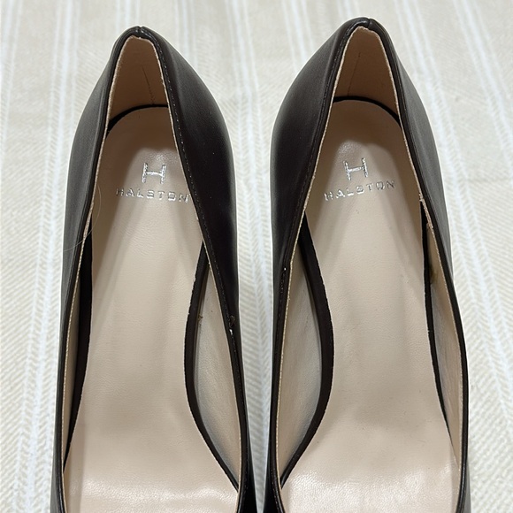 NWOB Halston Gayle Pointed Toe Stiletto Heels, Dark Brown, Size US 7.5 - Picture 13 of 13